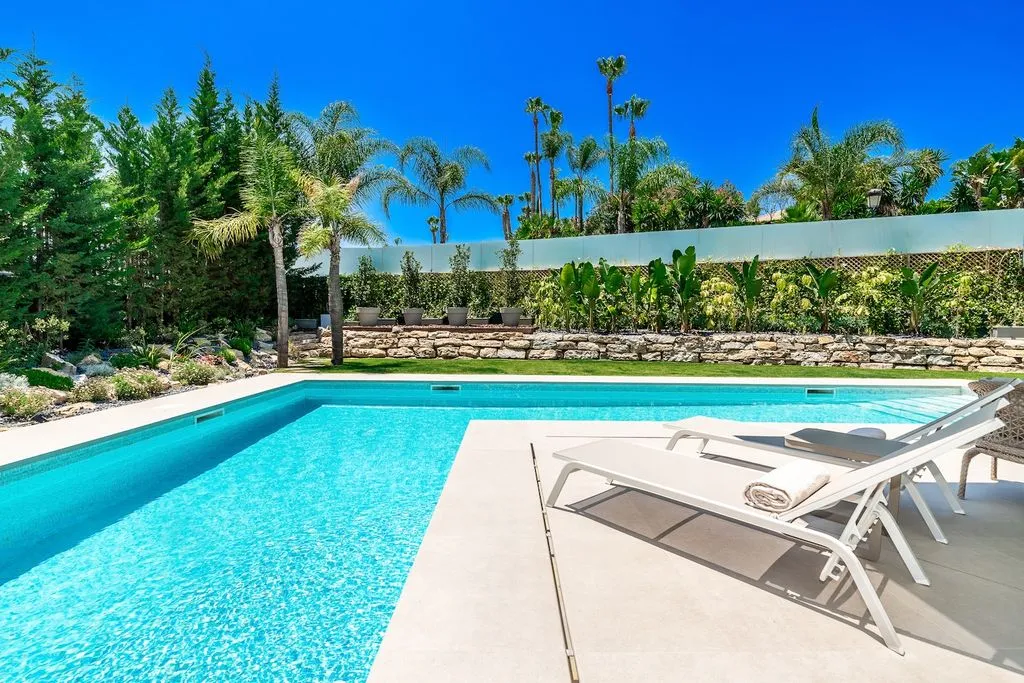 Villa 770m² in Portugal, Oeirash. Priced at 4495000€ rent photo-2