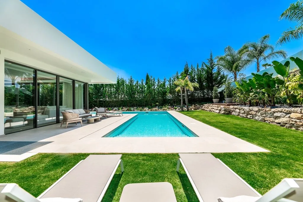 Villa 770m² in Portugal, Oeirash. Priced at 4495000€ rent photo-3