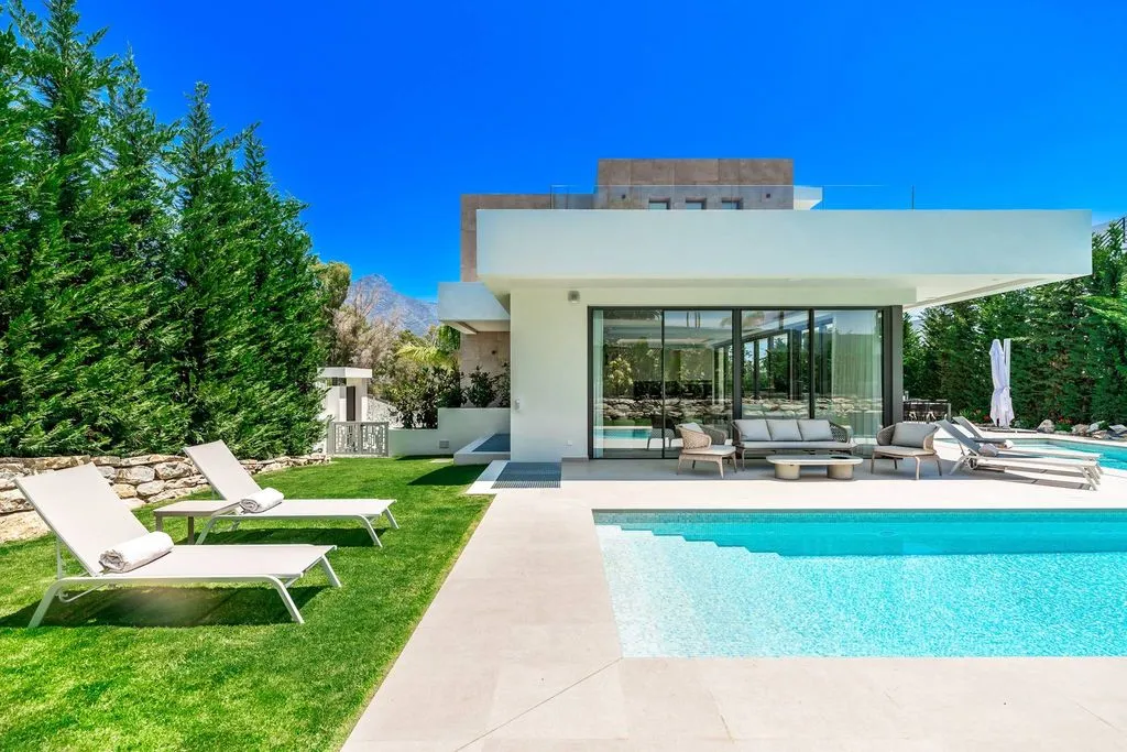 Villa 770m² in Portugal, Oeirash. Priced at 4495000€ rent photo-4