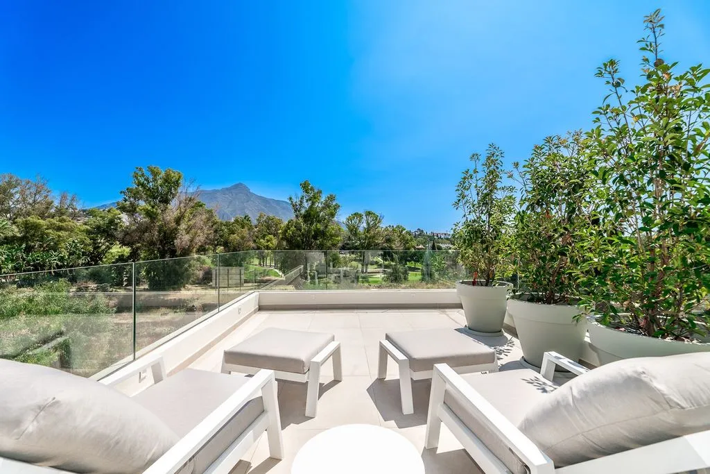 Villa 770m² in Portugal, Oeirash. Priced at 4495000€ rent photo-5