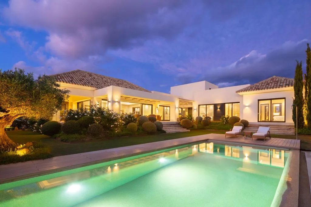 Villa 581m² in Portugal, Oeirash. Priced at 4295000€ rent photo-3