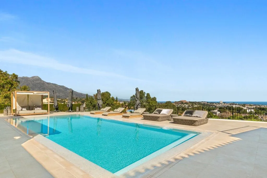 Villa 1014m² in Portugal, Oeirash. Priced at 8900000€ rent photo-3