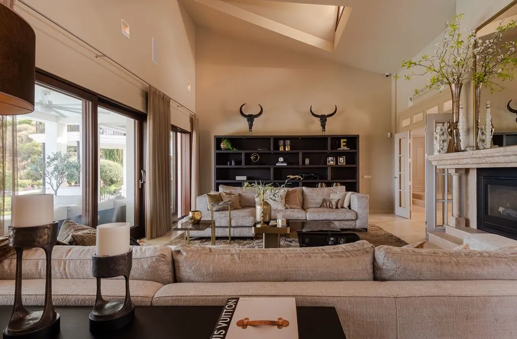 Villa 1014m² in Portugal, Oeirash. Priced at 8900000€ rent photo-5