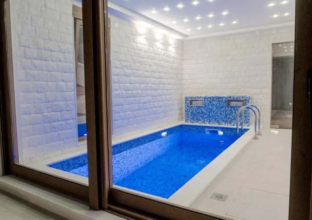 House 285m² in Montenegro, Budva. Priced at 1150000€ rent photo-5