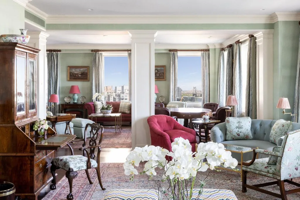House 455m² in USA, New York. Priced at 9990400€ rent photo-5