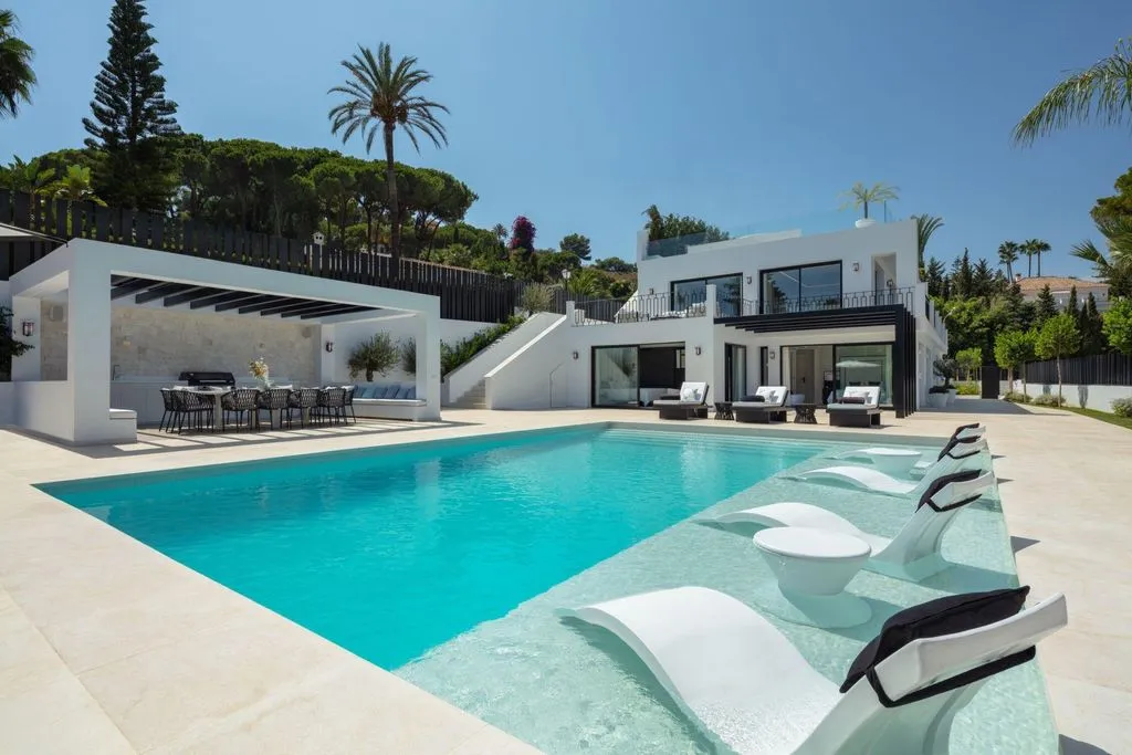 Villa 450m² in Portugal, Oeirash. Priced at 3995000€ rent photo-2