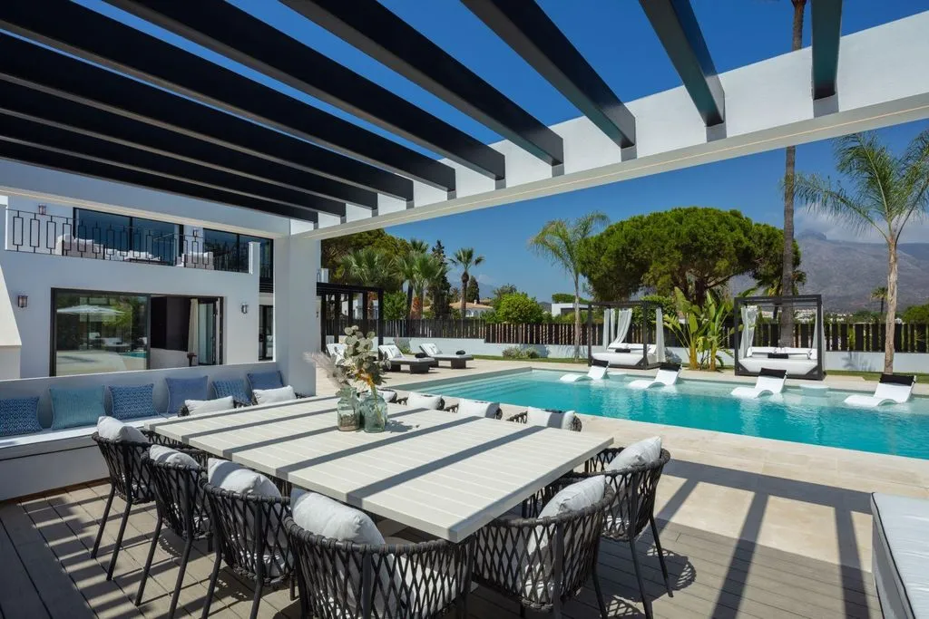 Villa 450m² in Portugal, Oeirash. Priced at 3995000€ rent photo-3