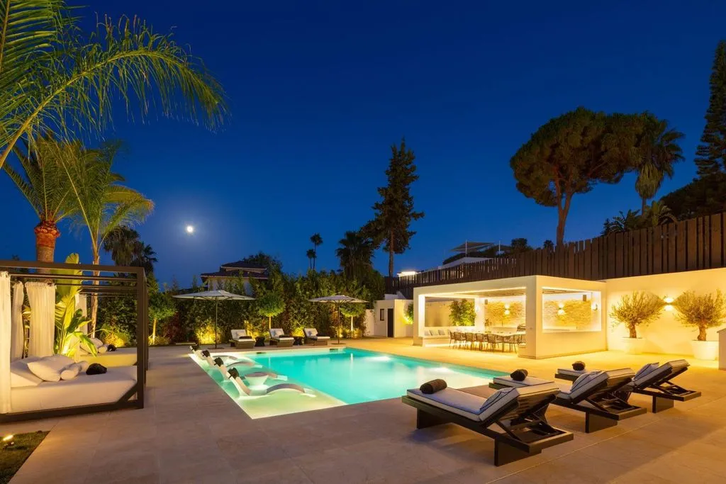 Villa 450m² in Portugal, Oeirash. Priced at 3995000€ rent photo-4