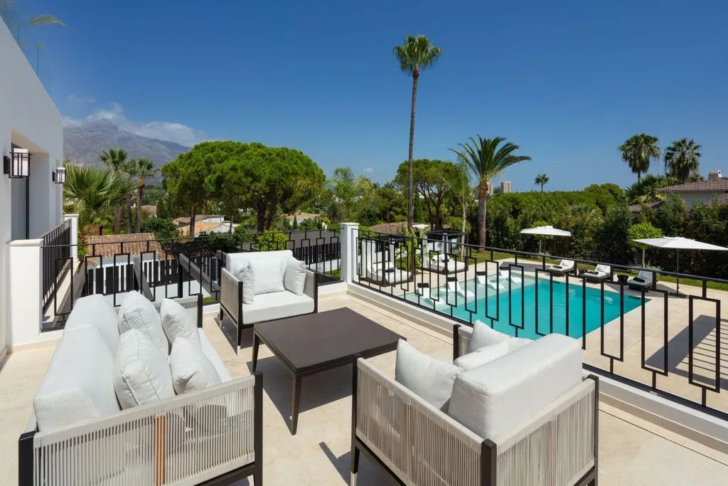 Villa 450m² in Portugal, Oeirash. Priced at 3995000€ rent photo-5