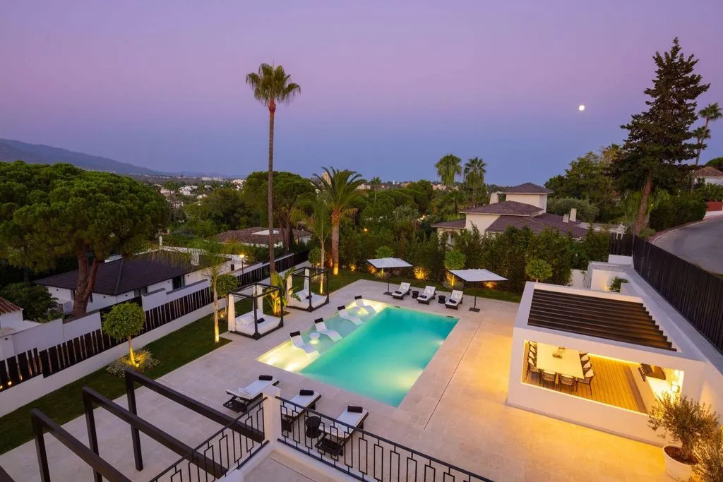 Villa 450m² in Portugal, Oeirash. Priced at 3995000€ rent photo-6