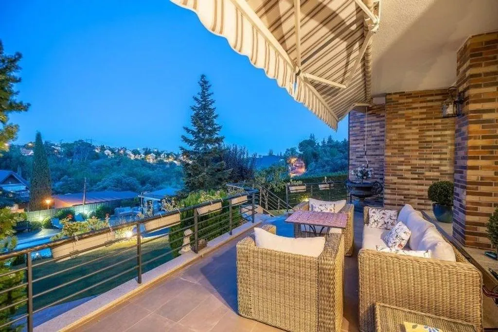 House 651m² in Portugal, Lisbon. Priced at 995000€ rent photo-2