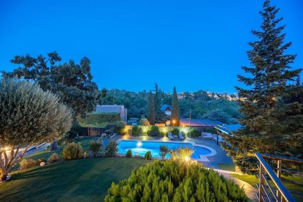 House 651m² in Portugal, Lisbon. Priced at 995000€ rent photo-4