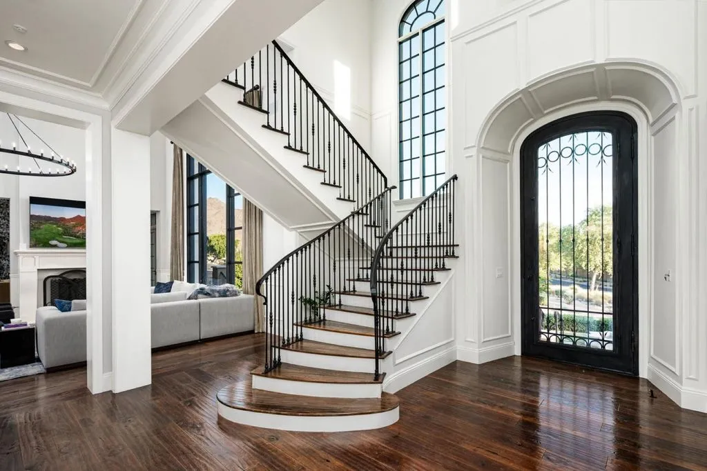 House 724m² in USA, Scottsdale. Priced at 7983200€ rent photo-4
