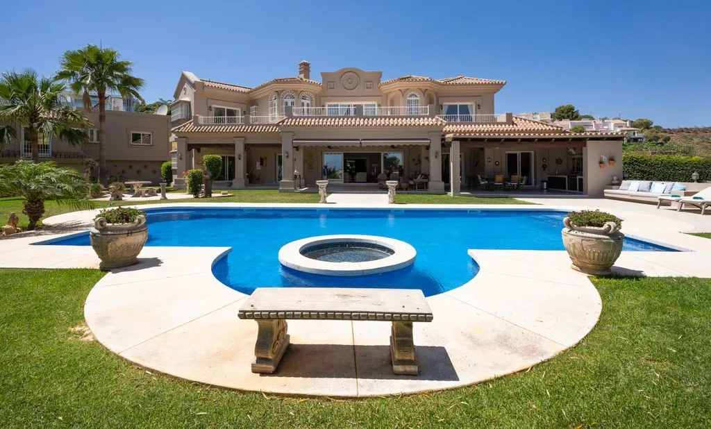 Villa 1133m² in Portugal, Oeirash. Priced at 6950000€ rent photo-1