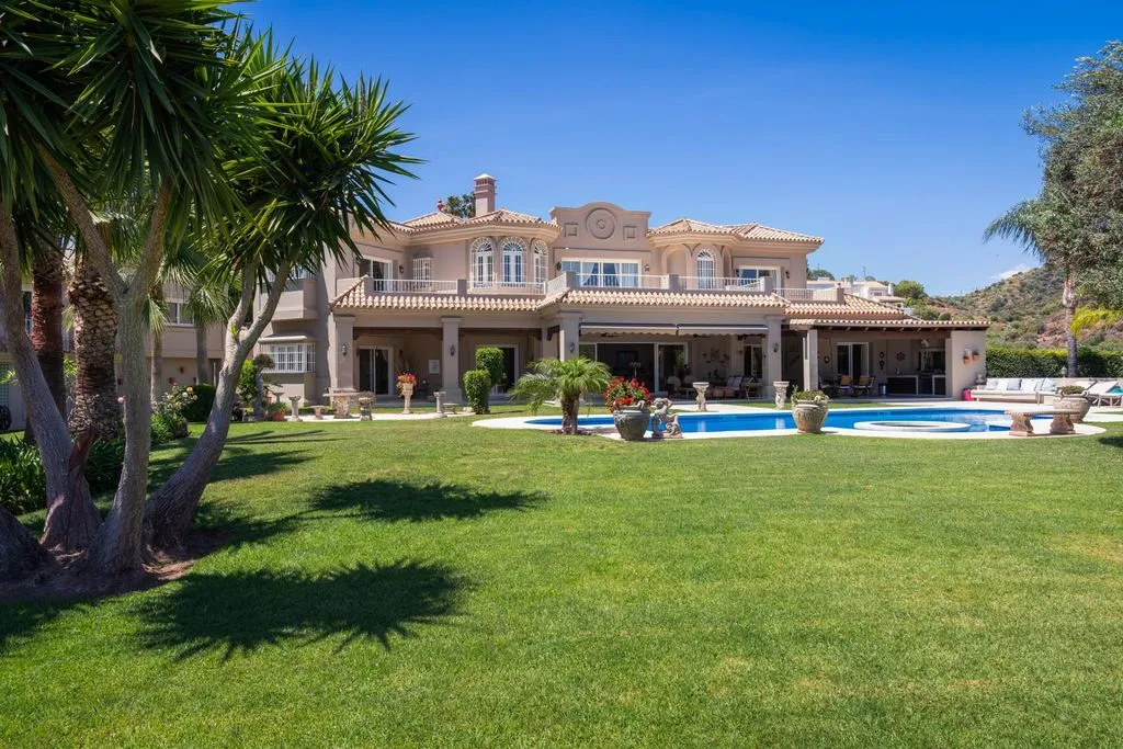 Villa 1133m² in Portugal, Oeirash. Priced at 6950000€ rent photo-2