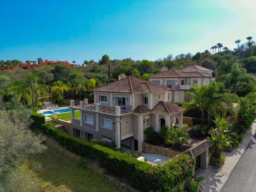 Villa 555m² in Portugal, Oeirash. Priced at 2850000€ rent photo-1