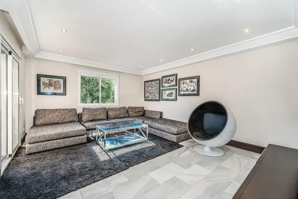 Villa 555m² in Portugal, Oeirash. Priced at 2850000€ rent photo-5