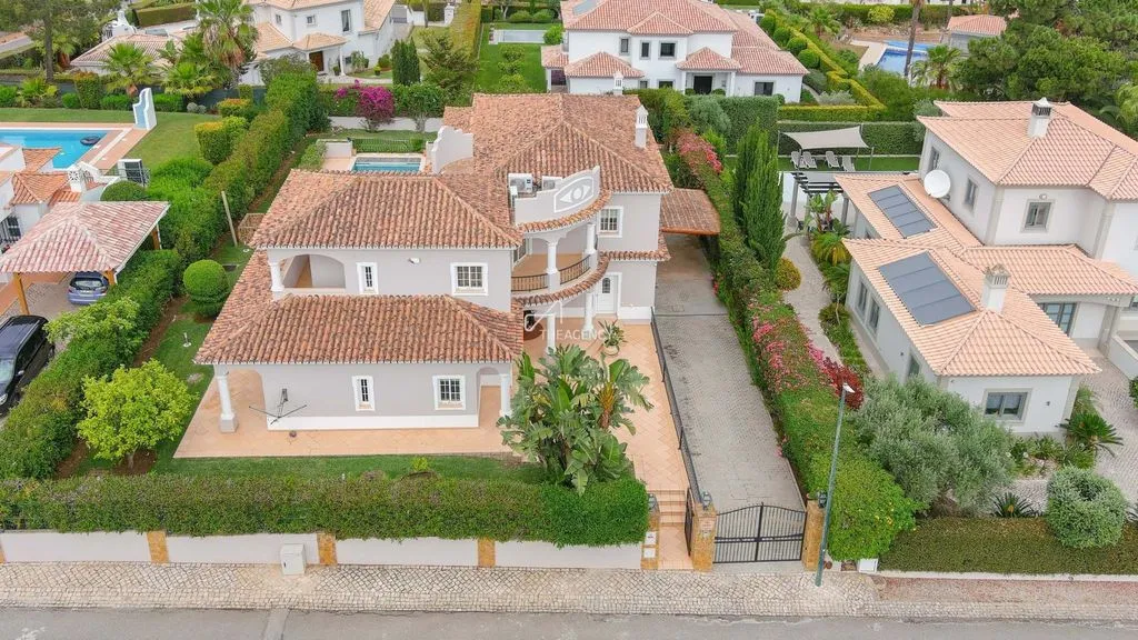 Villa 358m² in Portugal, Vilamora. Priced at 2295000€ rent photo-1