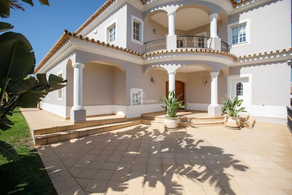 Villa 358m² in Portugal, Vilamora. Priced at 2295000€ rent photo-6