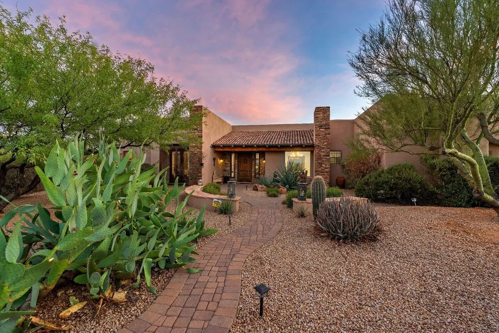 House 338m² in USA, Scottsdale. Priced at 1573800€ rent photo-3