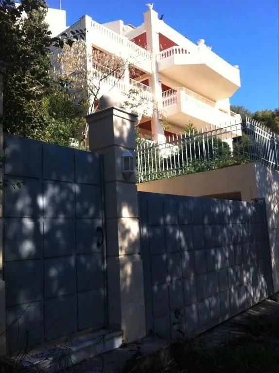 Flat 450m² in Italy, Kyavari. Priced at 8500000€ rent photo-1