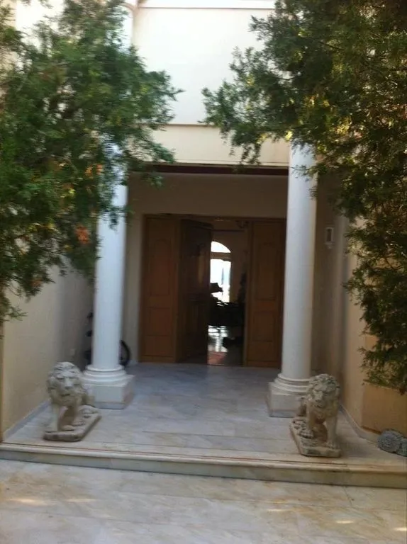Flat 450m² in Italy, Kyavari. Priced at 8500000€ rent photo-2