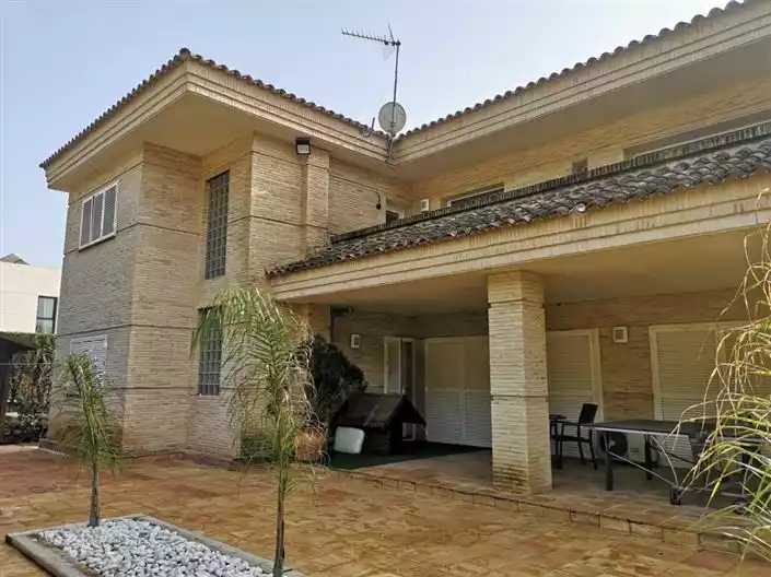 House 168m² in Spain, Gandia. Priced at 590000€ rent photo-5