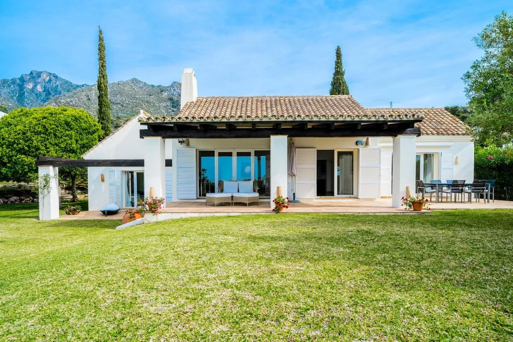 Villa 424m² in Portugal, Oeirash. Priced at 2950000€ rent photo-1