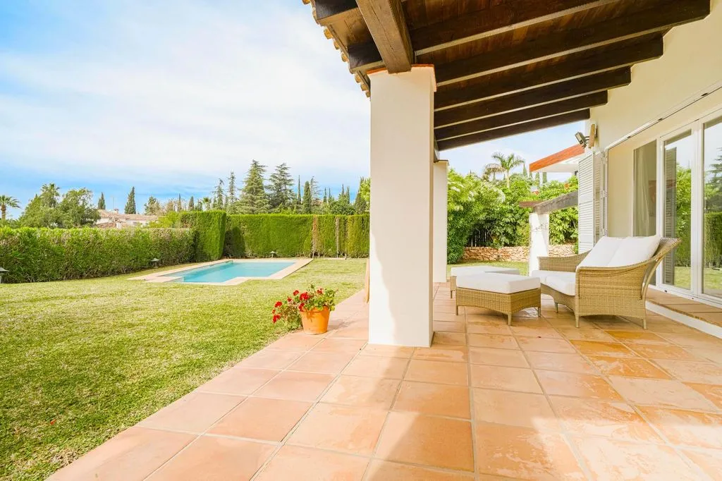 Villa 424m² in Portugal, Oeirash. Priced at 2950000€ rent photo-3