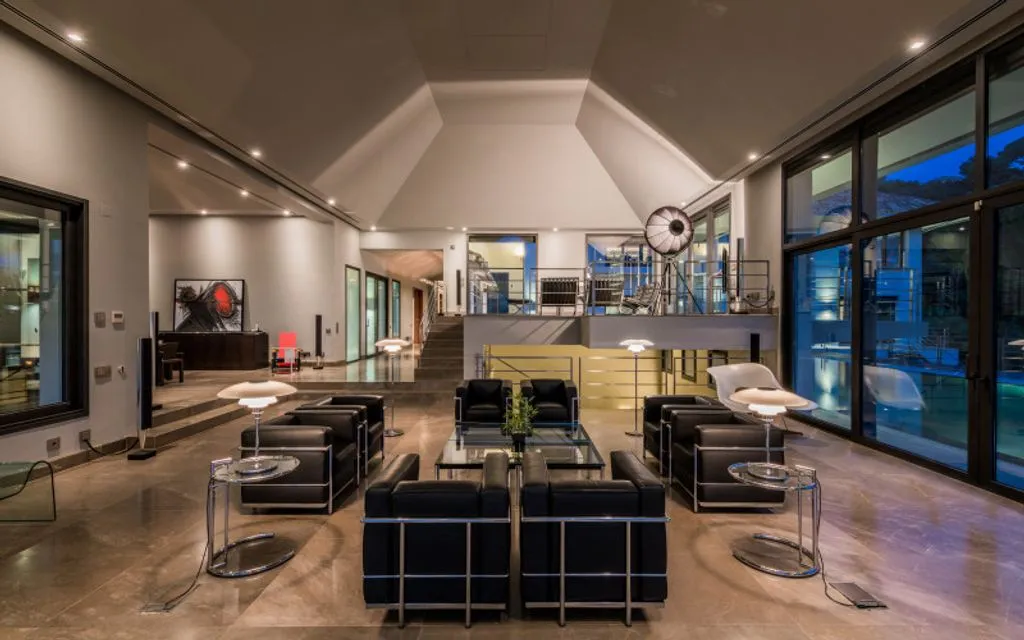 Villa 1961m² in Italy, Karimate. Priced at 9000000€ rent photo-4