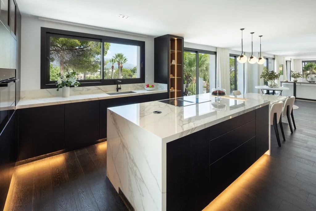 Villa 447m² in Portugal, Oeirash. Priced at 3995000€ rent photo-6