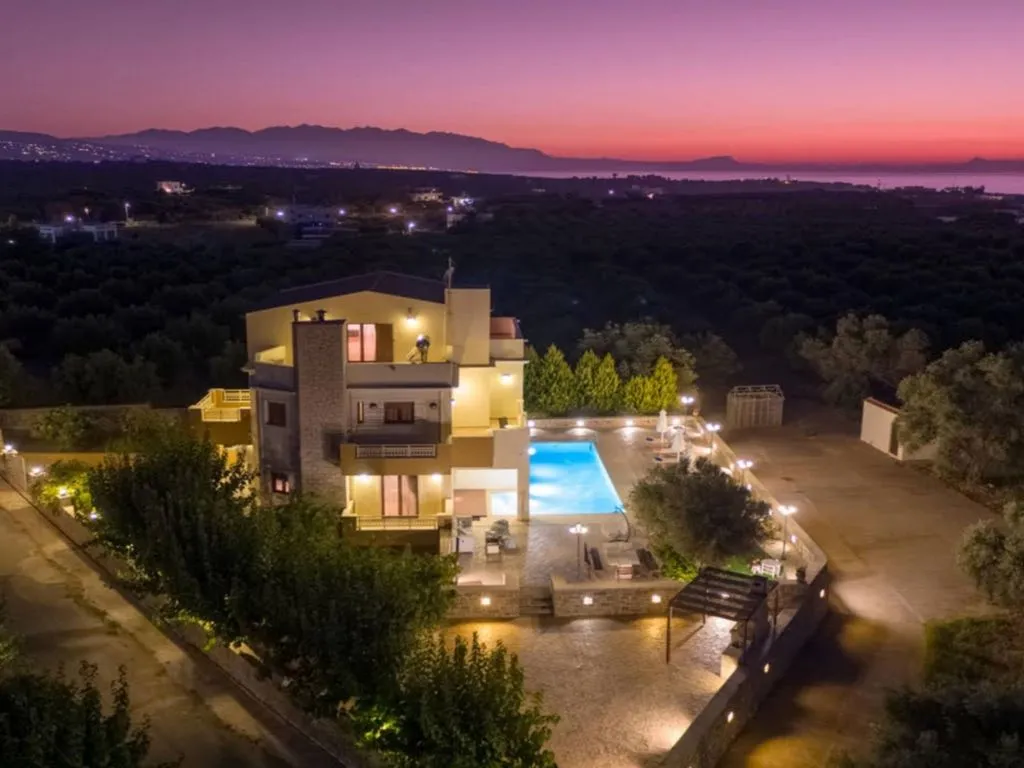 Villa 400m² in Greece, Rethymno. Priced at 1800000€ rent photo-1