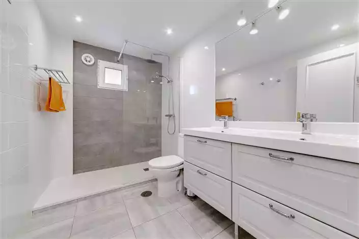 Other Properties 99m² in France, La Hard Fréné. Priced at 207000€ rent photo-22