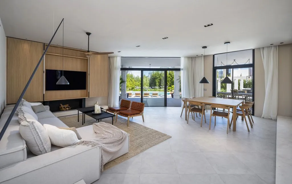Villa 618m² in Portugal, Oeirash. Priced at 4895000€ rent photo-2