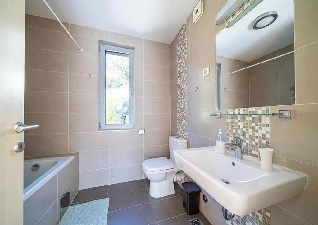 Flat 83m² in Montenegro, Kotor. Priced at 210000€ rent photo-6