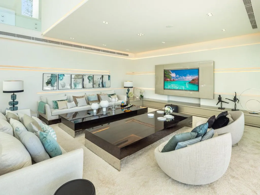 Villa 921m² in Portugal, Oeirash. Priced at 6990000€ rent photo-3