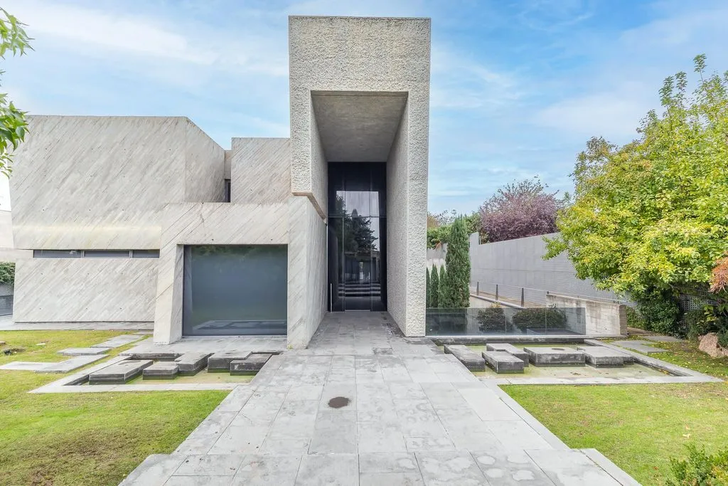House 1173m² in Portugal, Lisbon. Priced at 5900000€ rent photo-1