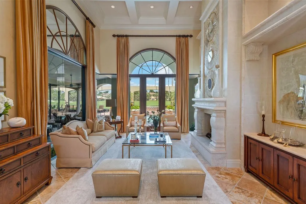 House 615m² in Italy, Naples. Priced at 6249700€ rent photo-5