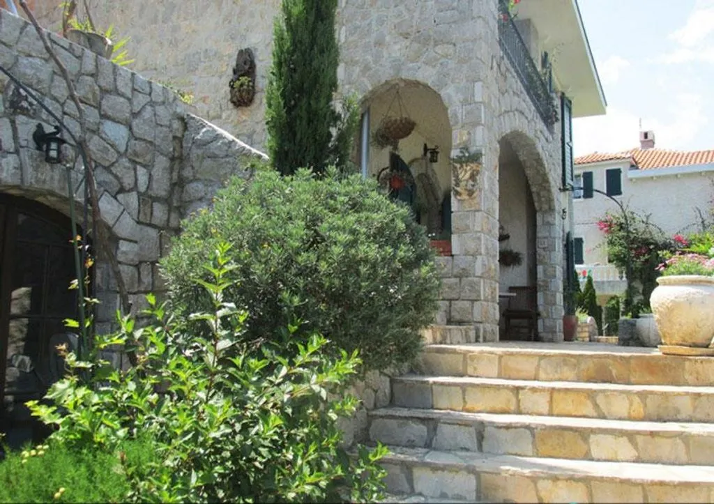Flat 118m² in Montenegro, Kotor. Priced at 340000€ rent photo-3