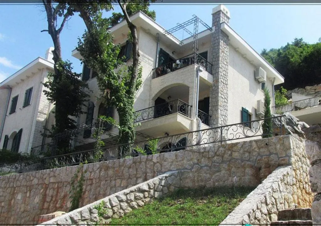 Flat 118m² in Montenegro, Kotor. Priced at 340000€ rent photo-6