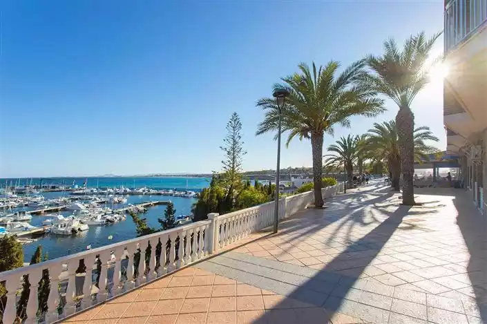 Flat 123m² in France, La Hard Fréné. Priced at 199900€ rent photo-22
