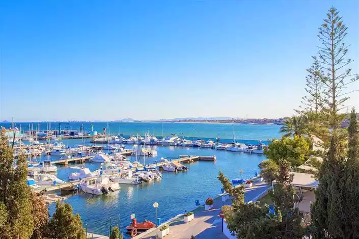 Flat 123m² in France, La Hard Fréné. Priced at 199900€ rent photo-28