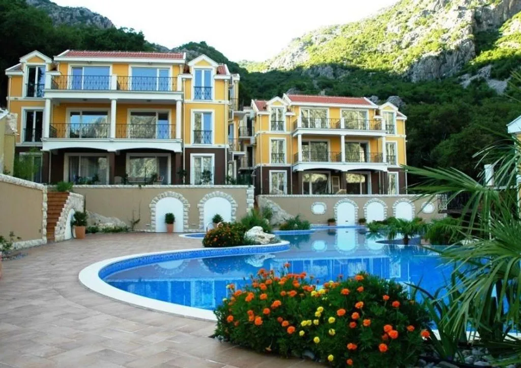 Flat 127m² in Montenegro, Kotor. Priced at 240000€ rent photo-1