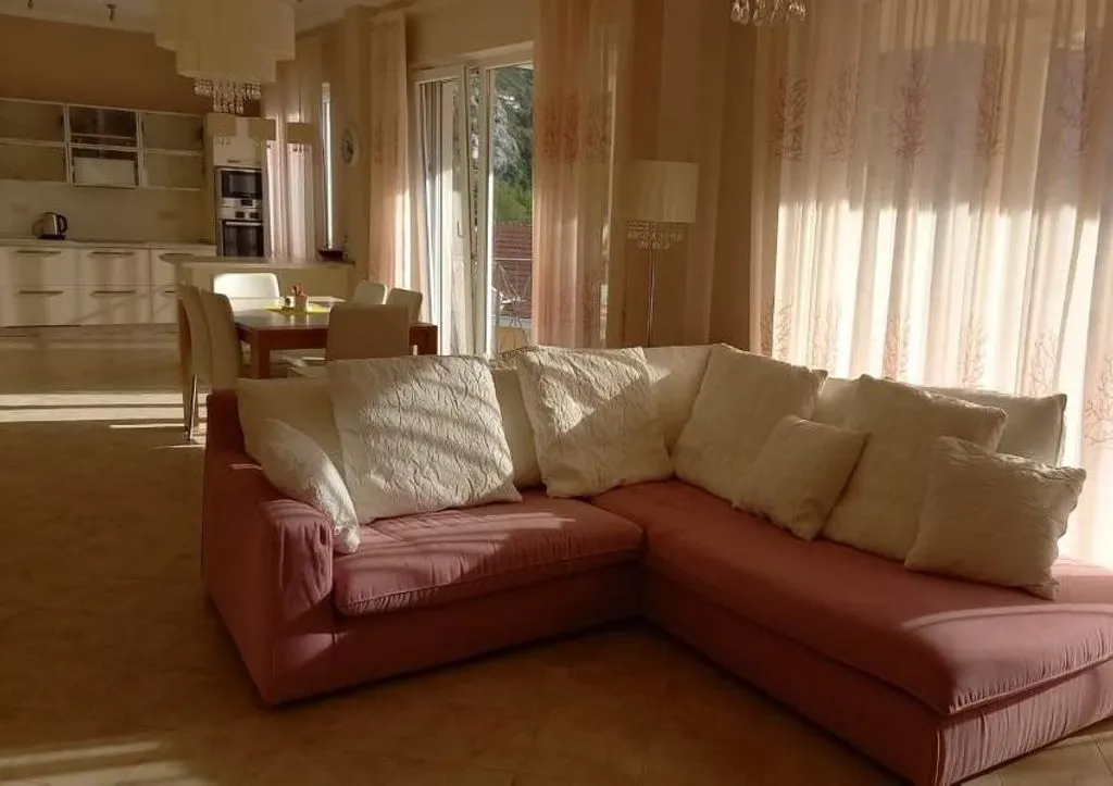 Flat 127m² in Montenegro, Kotor. Priced at 240000€ rent photo-3