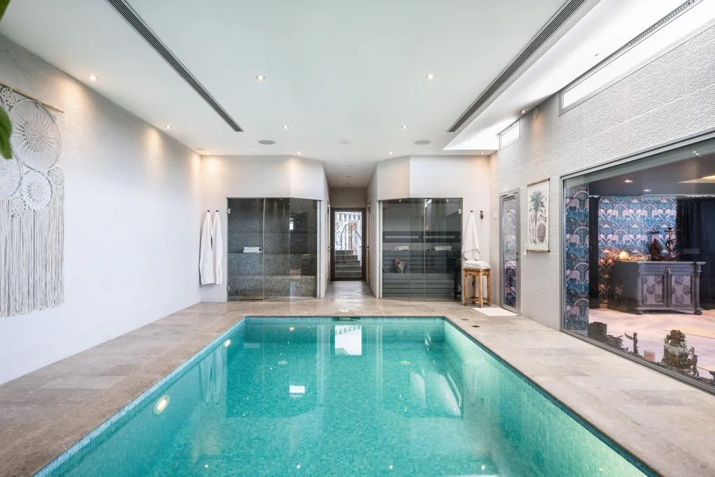 Villa 744m² in Italy, Karimate. Priced at 5900000€ rent photo-5