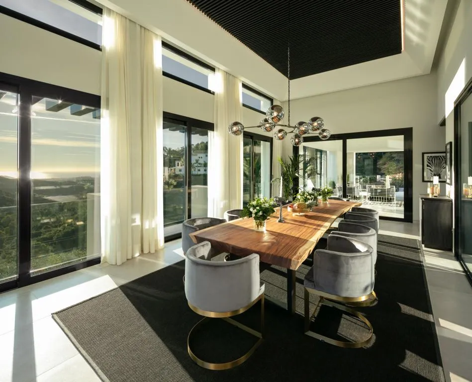 Villa 1080m² in Italy, Karimate. Priced at 6750000€ rent photo-6