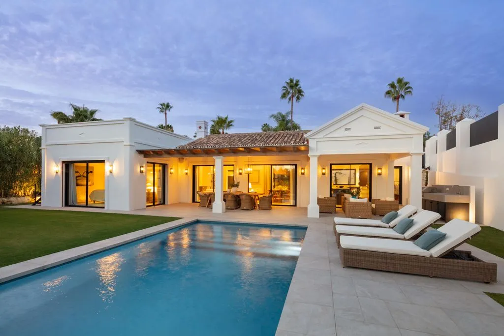 Villa 221m² in Portugal, Oeirash. Priced at 2495000€ rent photo-2