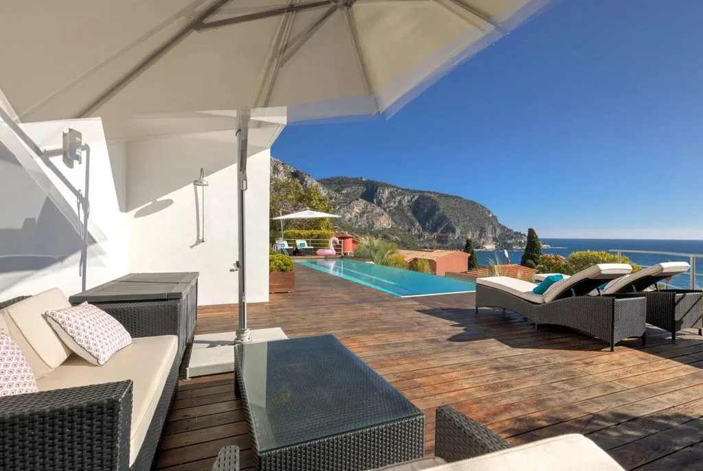 Villa 296m² in Italy, Diano-Marina. Priced at 5950000€ rent photo-1