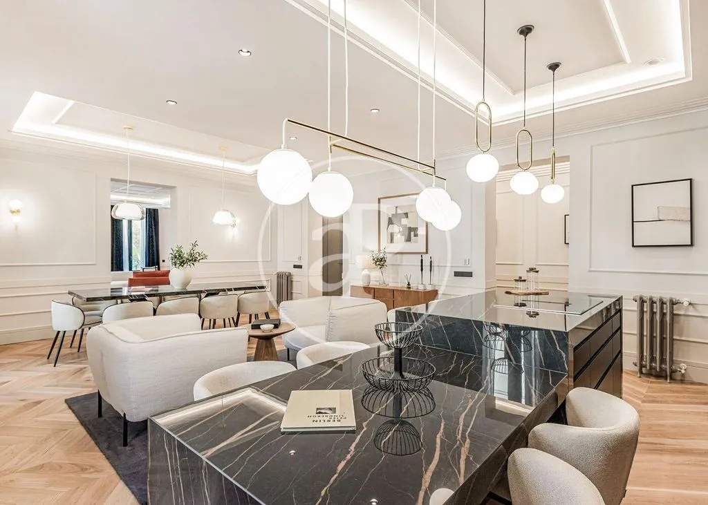 Flat 348m² in Portugal, Lisbon. Priced at 2590000€ rent photo-4