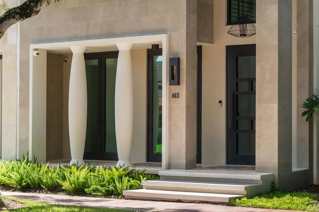 Townhouse 462m² in USA, Coral Gables. Priced at 6295300€ rent photo-2